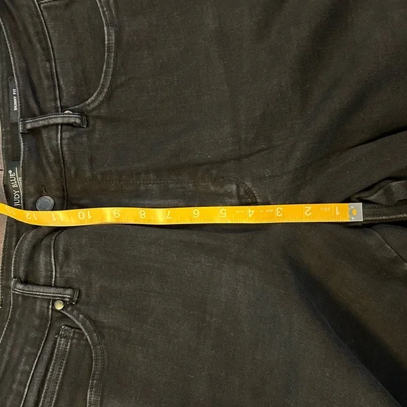 Judy Blue Dark Black Wash Tummy Control Skinny Jeans - Picture 6 of 7